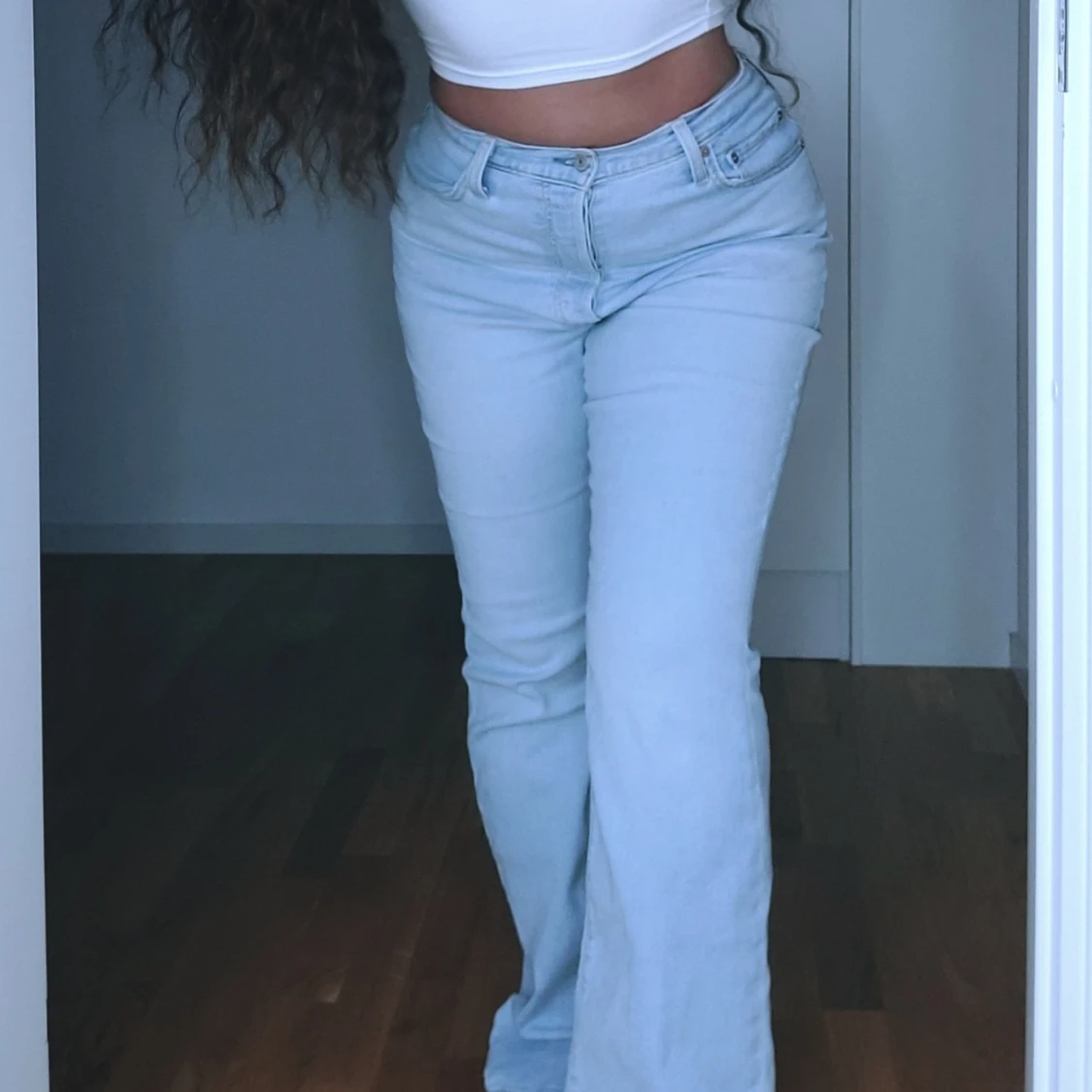 Ljusblå bootcut jeans