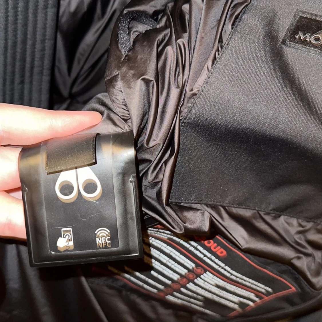 Svart dunjacka från Moose Knuckles - 92