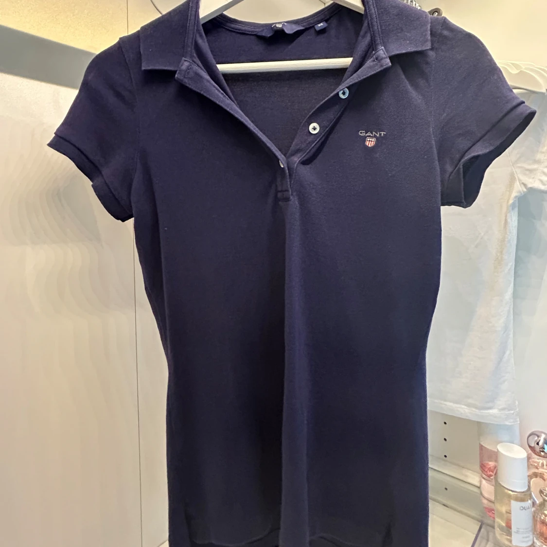 Marinblå pikétröja GANT