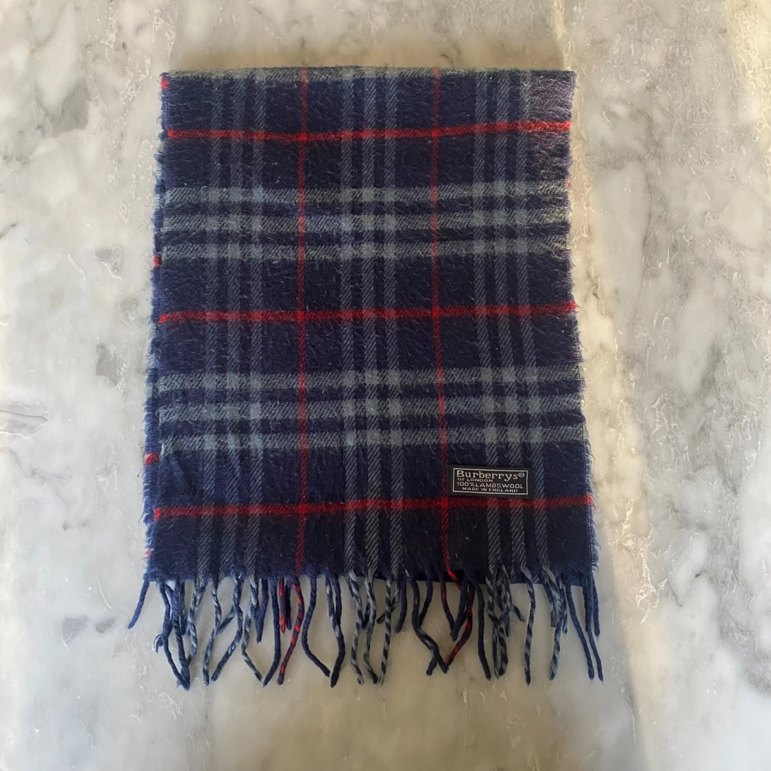 Mörkblå Burberry halsduk