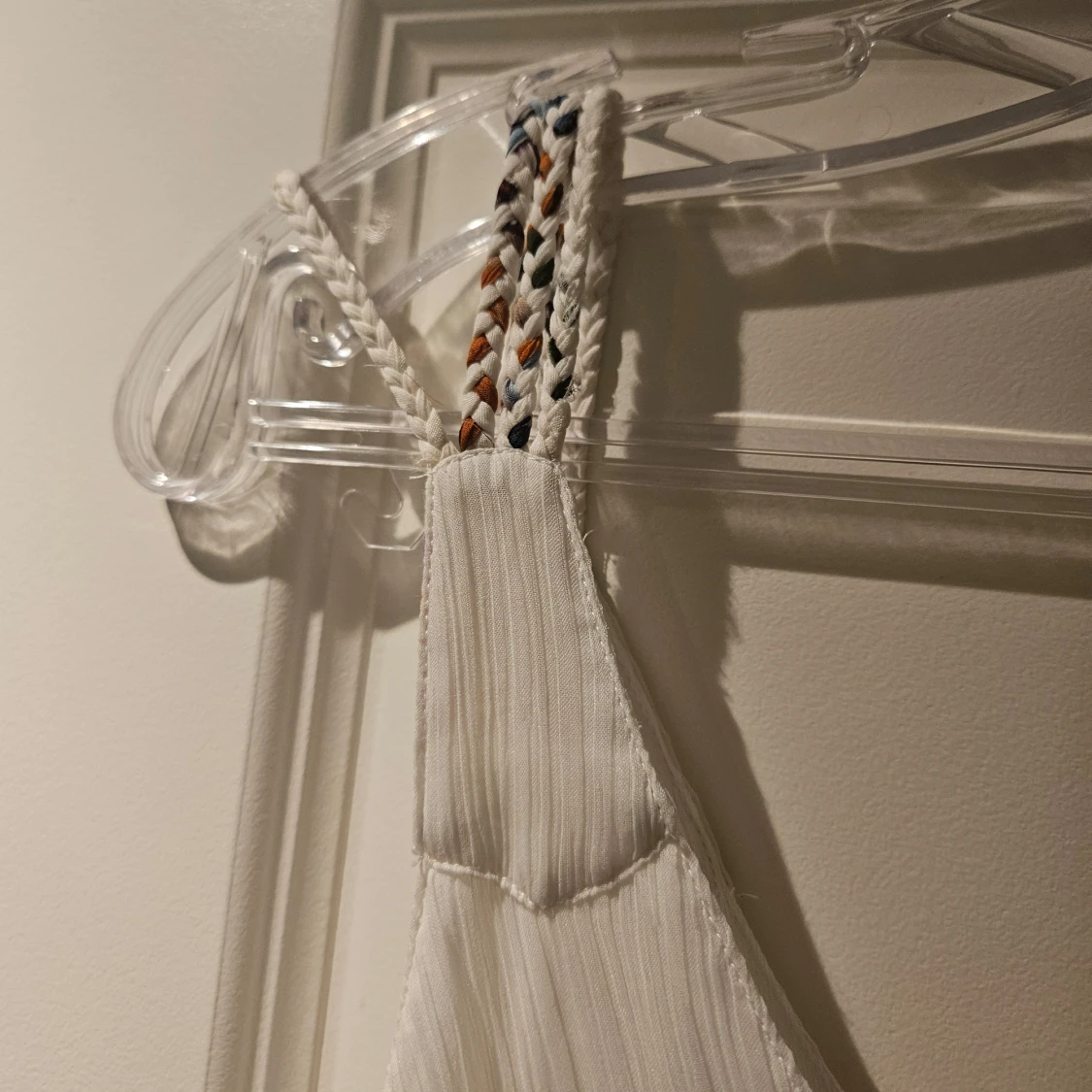 Vit långklänning med färgglatt mönster från Pure - 92