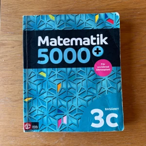 Matematik 5000+ 3c Basåret - Säljer boken 'Matematik 5000+ 3c Basåret' från Natur & Kultur. Perfekt för gymnasiet och anpassad efter den reviderade ämnesplanen 2018. Innehåller programmering och digitala verktyg. Perfekt för dig som vill fördjupa dina matematiska kunskaper!