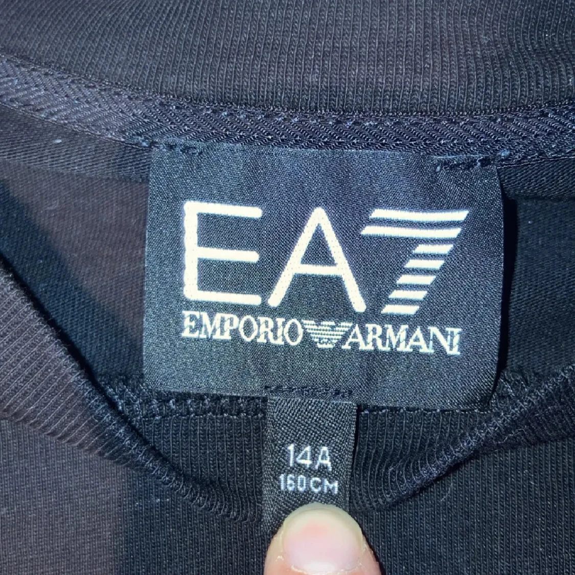 Svart t-shirt från Emporio Armani - 90