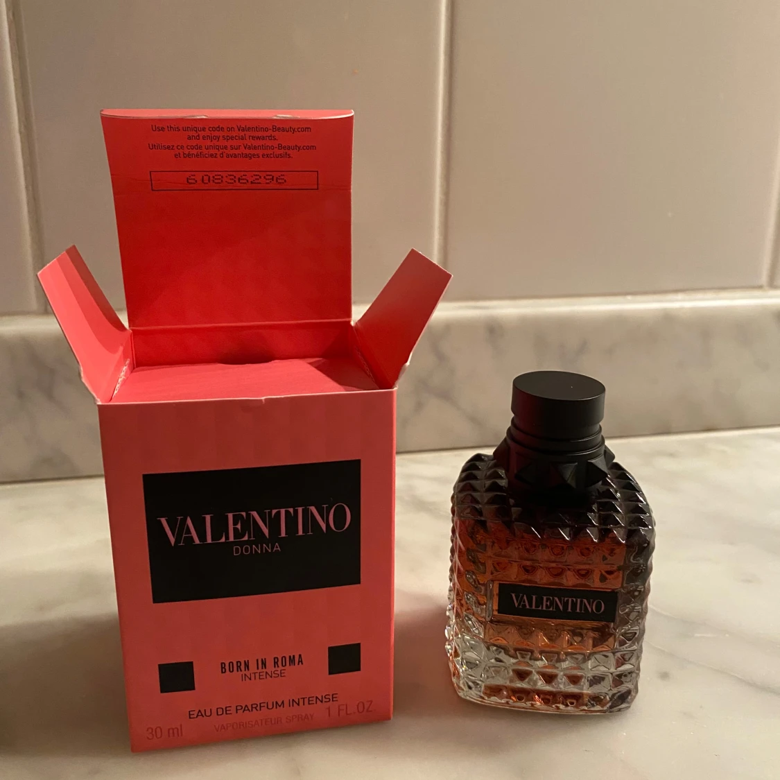 Born in roma valentino parfym