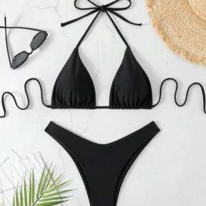 svarta bikini i storlek s passar även xs och m. helt nya endast testade 