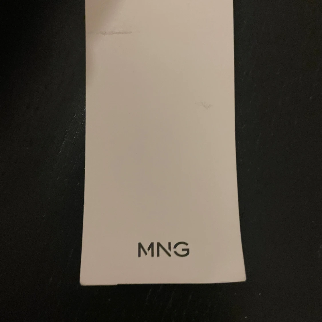 Svart glittrig ärmlös topp från Mango - 92