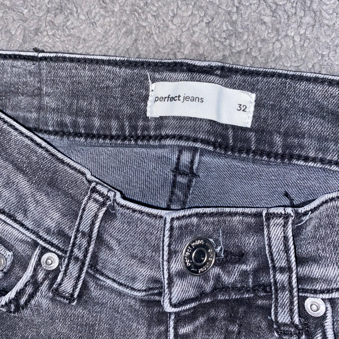 Grå jeans med bootcut - 90