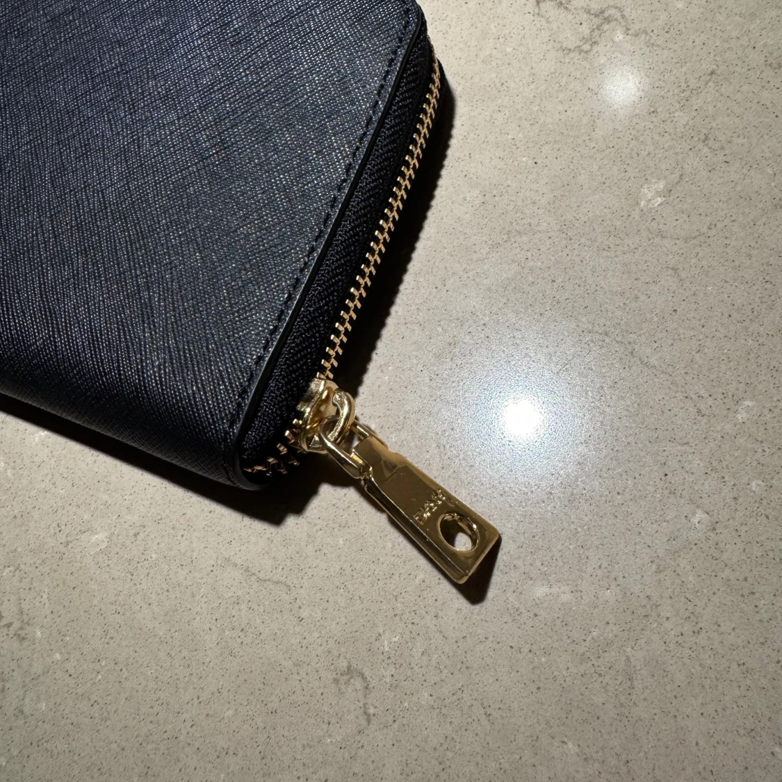 Svart plånbok med dragkedja - 91