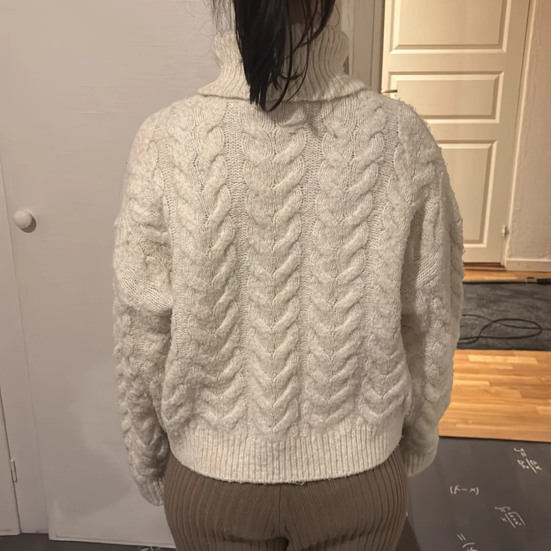 Vit stickad polotröja - 91