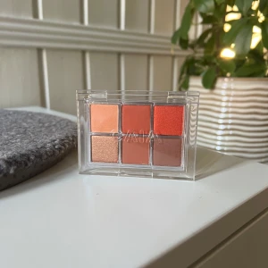 Caia - Ögonskuggspalett från caia.