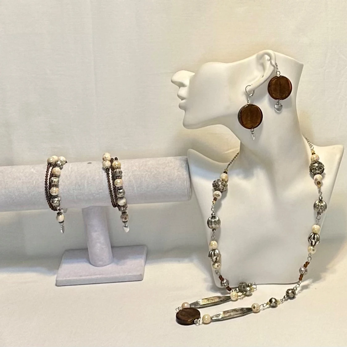 Set med halsband, armband och örhängen - 90