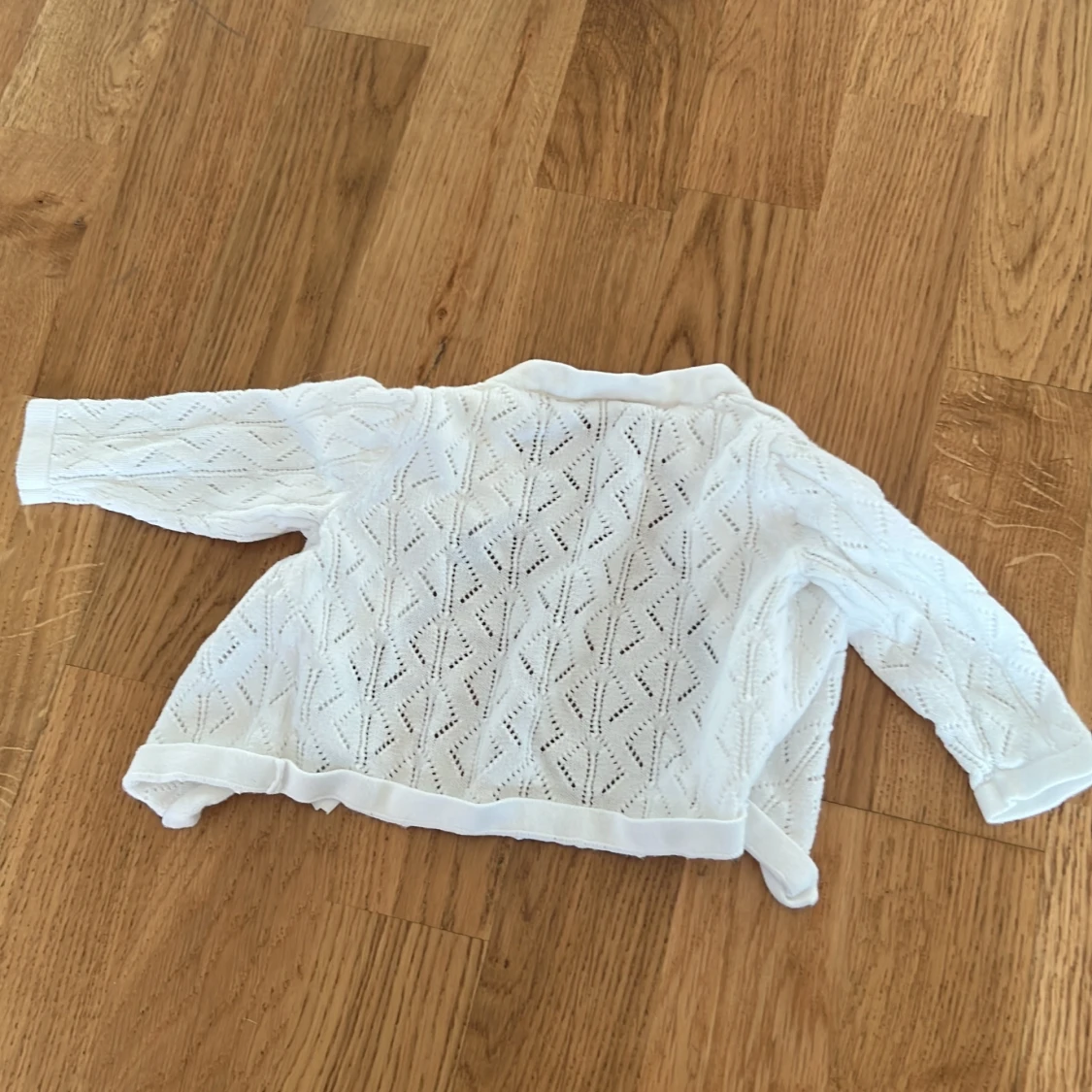 Vit stickad kofta från Lupilu - 90