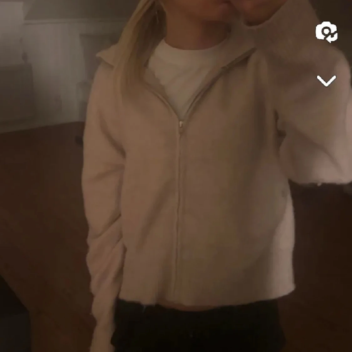 Beige stickad kofta med dragkedja - 91