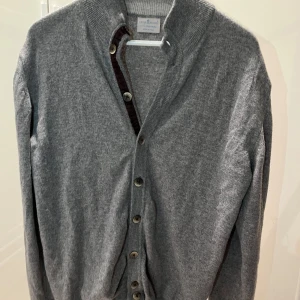 Kashmir cardigan - Snygg och go Kashmir cardigan i mycket bra skicka!