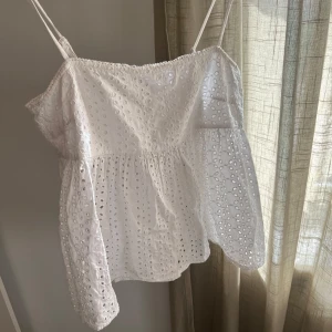 Söt topp från bikbok - Bra skick! Storlek M men skulle säga att den passar xs-m