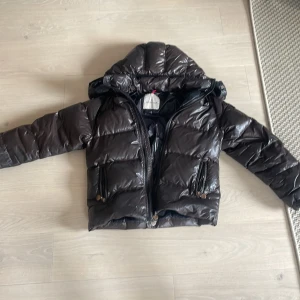Moncler maya  - 7/10 skick 