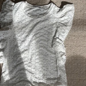 Zara topp - Jätte söt sommarig topp från Zara. Skriv för fler bilder 💗