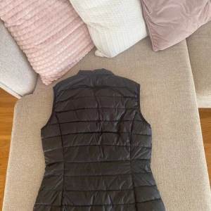 Väst - Väst i väldigt bra skick. 