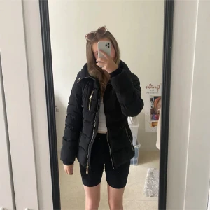 Diables vinterjacka - Mycket bra skick! Jättesnygg och bekväm!