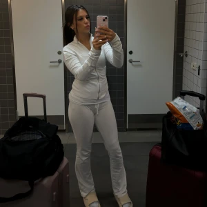 Byxor nelly set - Säljer byxorna från nelly sättet 