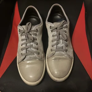 Lanvins - Säljer ett par fina lanvins, de är i storlek 44 och i 7/10 skick. Inga skador eller något. Priset går att diskutera.