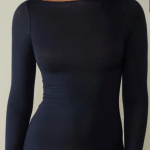 Intimissimi tröja - Hej! Säljer denna super fina tröjan ifrån intimissimi. Säljer då den inte används längre. Smått nopprig men inget man tänker på❤️