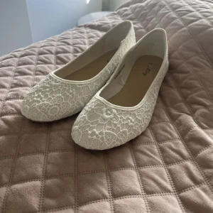Ballerina skor  - Vita spets skor 