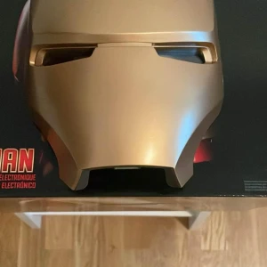 Iron man mask - Bra skick inget fel  Pris diskuteras.