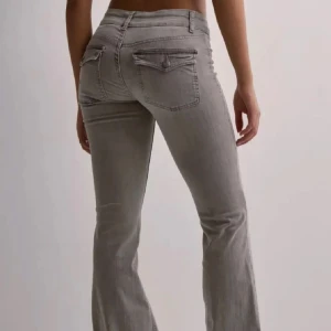 SÖKER - jag söker dessa jeans från nelly i storlek 38, skriv till mig om du säljer!!!!