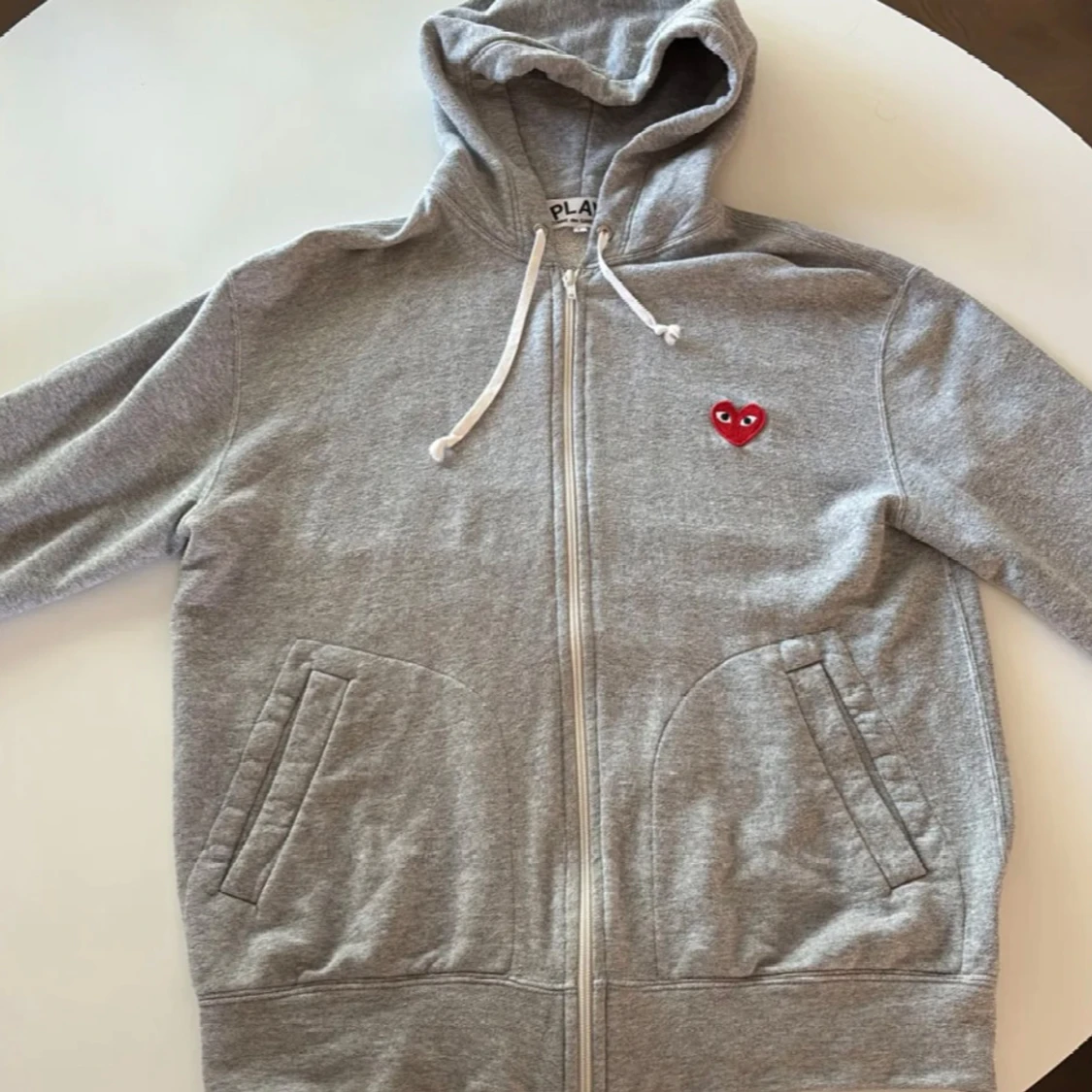 Cdg hoodie med zip.