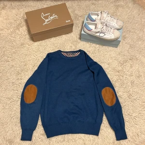 Stickad tröja - Bra skick. Storlek s