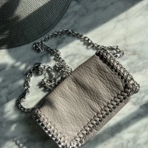 Tiamo väska  - Oanvänd superfin axelväska 