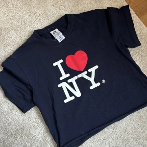 T-shirt  - Knappast använd