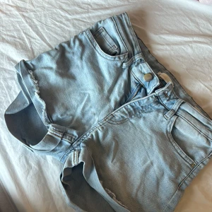 Lågmidjade shorts  - Vill få allt sålt!