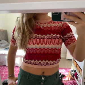 Missoni liknande - Zick zack topp från mango med missoni aktigt mönster, storlek m. 