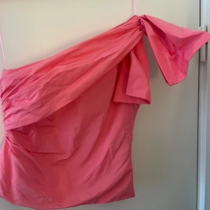 Rosa topp zara - Aldirg använd, prislappen kvar