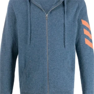 Zadig Voltaire tröja  - Snygg Zadig tröja i jätte bra skick skriv vid funderingar, priset ej hugget i sten Nypris 6000