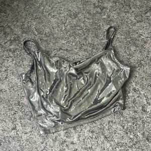 Silvrig topp - Bra skick 