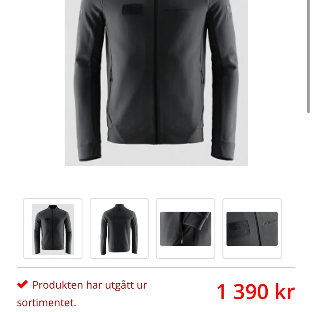 Säljer en grå Sail Racing zipp i mycket bra skick. Den säljs ej längre. Drf priset.. Hoodies.