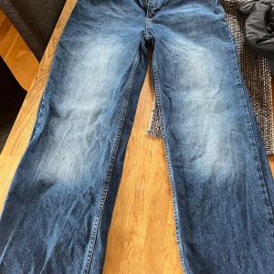 Jeans med låg midja  - Helt oanvända, bara tvättade 