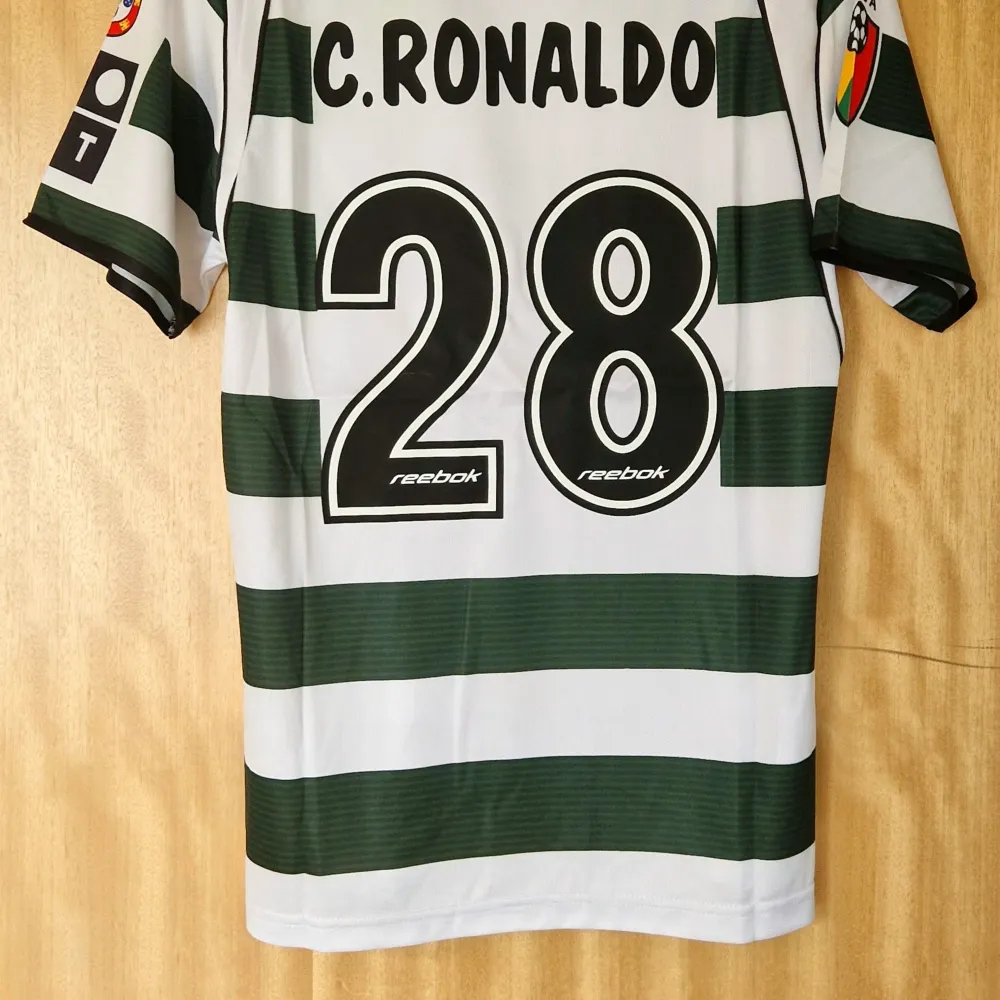 Cristiano Ronaldo Sporting repIika fotbollströja 02-03. Helt ny med tag.  Storlek: Medium. Sportswear.