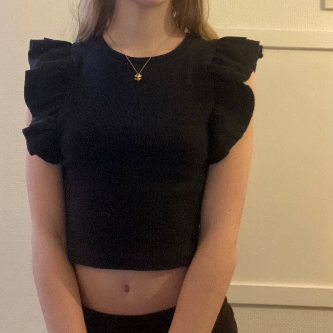 Svart volang tröja från Zara  - 91