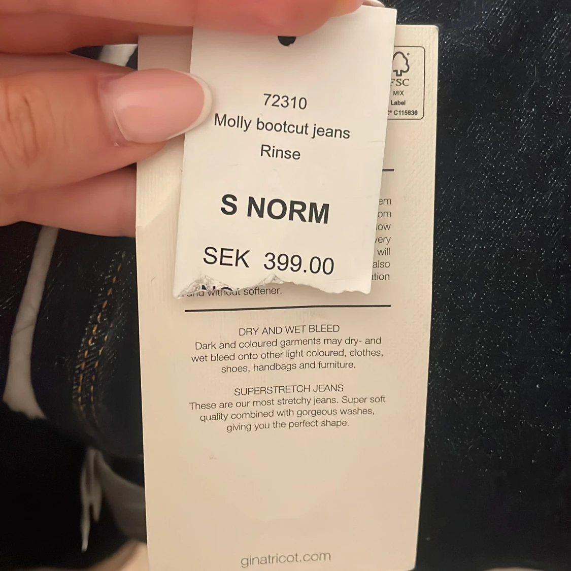 mörkblåa jeans högmidjade - 91