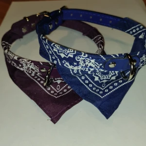 Hundhalsband - Supersöta hundhalsband med scarfs🐶 Passar till mindre hundar🐾  30kr+ frakt för båda ❤️