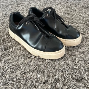 Eytys skor - Säljer mina eytys i storlek 40💕+ kartong! Pris går att diskuteras