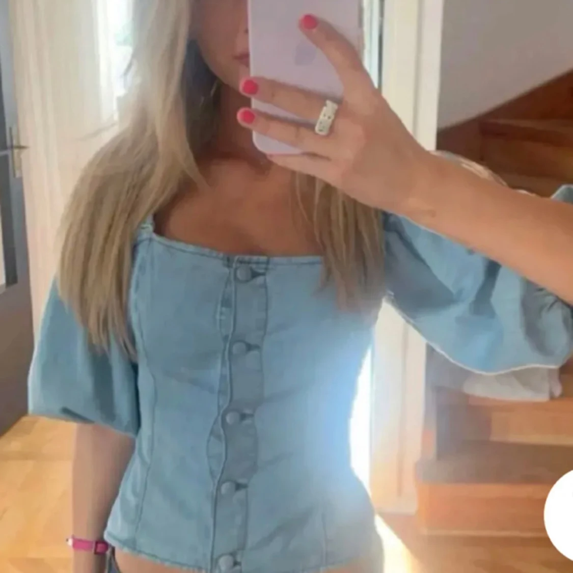 Ljusblå jeansblus med knappar