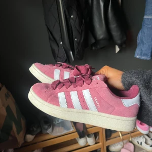 Snygga campus 00 - Säljer dessa coola skor från adidas 
