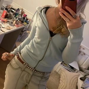 Zip up hoodie - Jättemysig och gullig zip up hoodie från superdry. Passar på mig som har storlek S. Kommer ej till användning. 💗