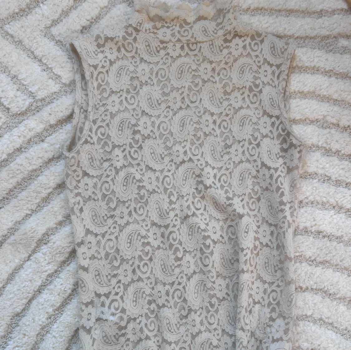 Beige spetsblus - 90