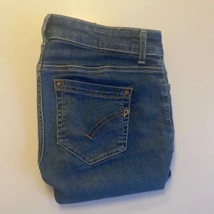 Dondup Jeans - Dondup Jeans | Skick: 9/10 | Modell: Monroe (Slim fit/ Skinny fit) | Storlek: W28 | Nypris: Ca 2000kr | Pris: 649kr | Pris kan diskuteras | Hör av er vid mer frågor | Mvh Leon